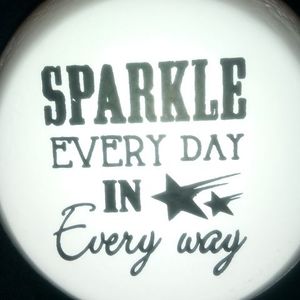 Meet your Posher, Lorie